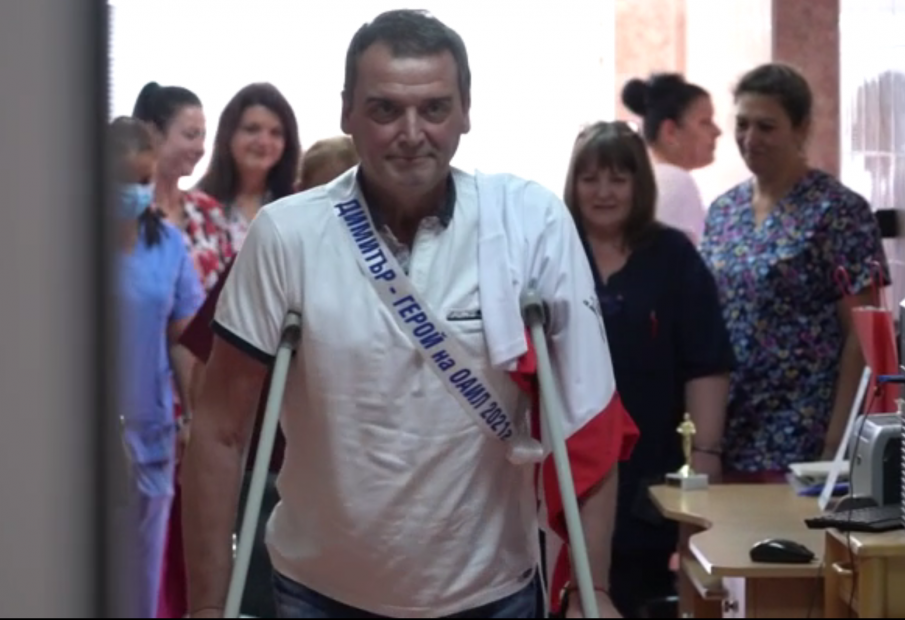 След 135 дни в реанимация: Изписваха 62-годишен пациент, преборил COVID-19