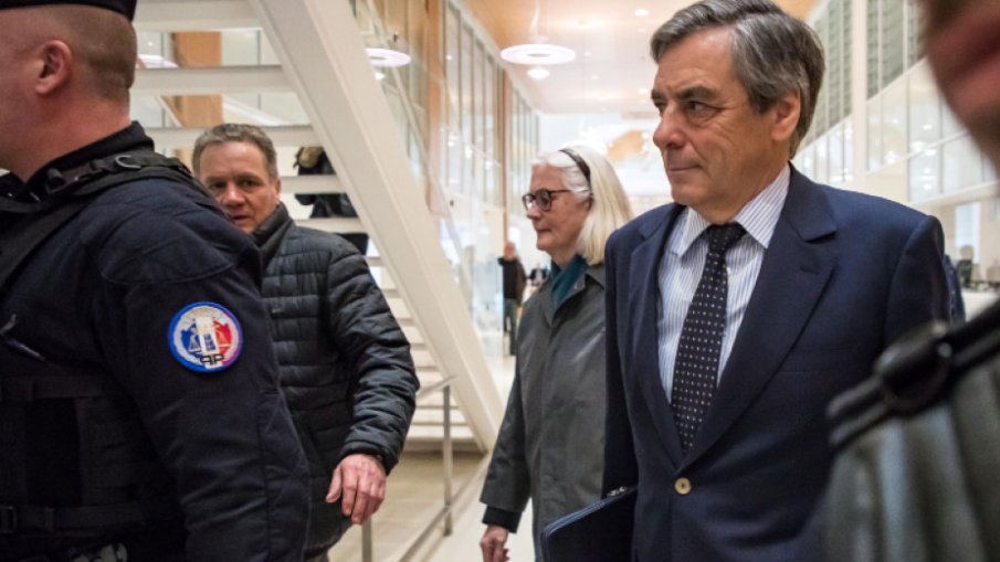 Бившият френски премиер Франсоа Фийон влезе в борда на Зарубежнефт