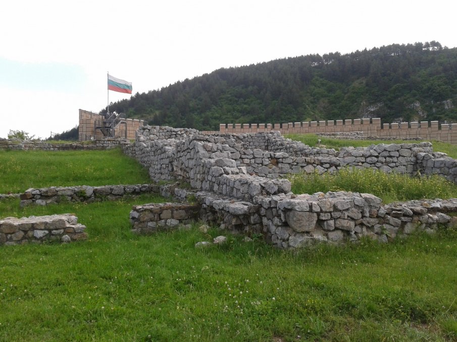 Пернишката крепост става арена на епична битка