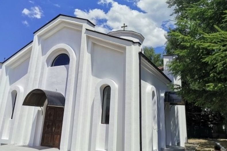 Освещават храма „Светя Петка“ в Невестино