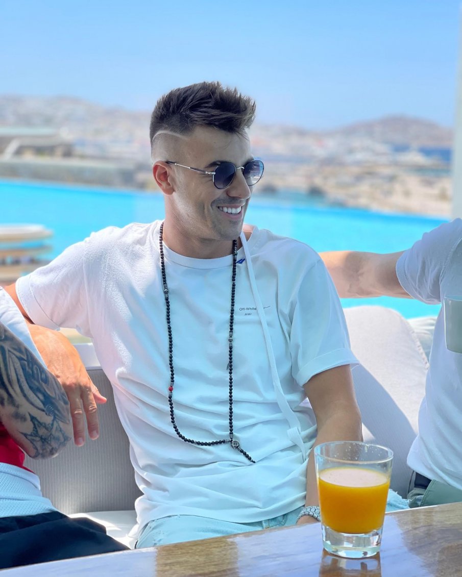 Разследват национал на Италия, ошамарил крадеца на Ламборгинито си