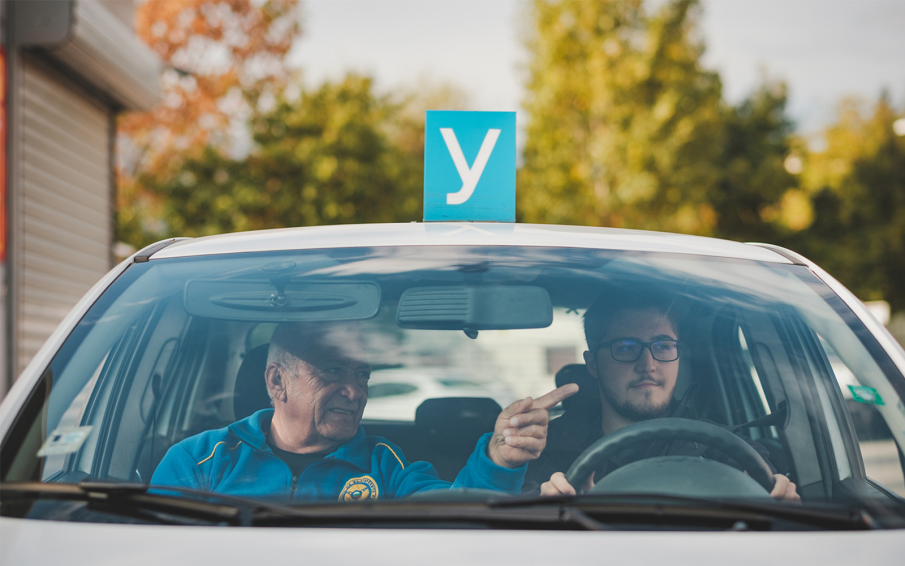 От 12 юли приложение ще следи дали кандидат-шофьорите се обучават реално