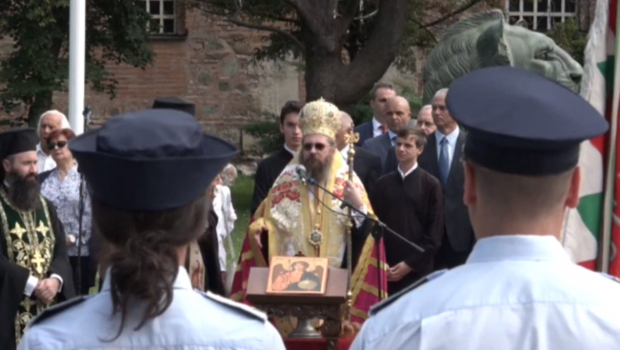 ИЗВЪНРЕДНО В ПИК TV! МВР отбеляза 142-годишнината от създаването си с тържествен водосвет, Бойко Рашков пак нападна прокуратурата скандално - полицията нямало да докладва за купуване на гласове (ОБНОВЕНА)