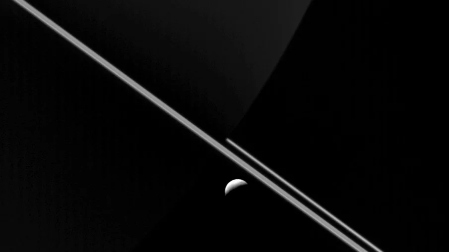 Метанът на луната Енцелад може да е признак за... живот