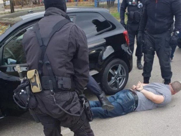 Задържаха двама мъже в Арчар и един в Ямбол за купуване на вот. Глас върви по 50 лева