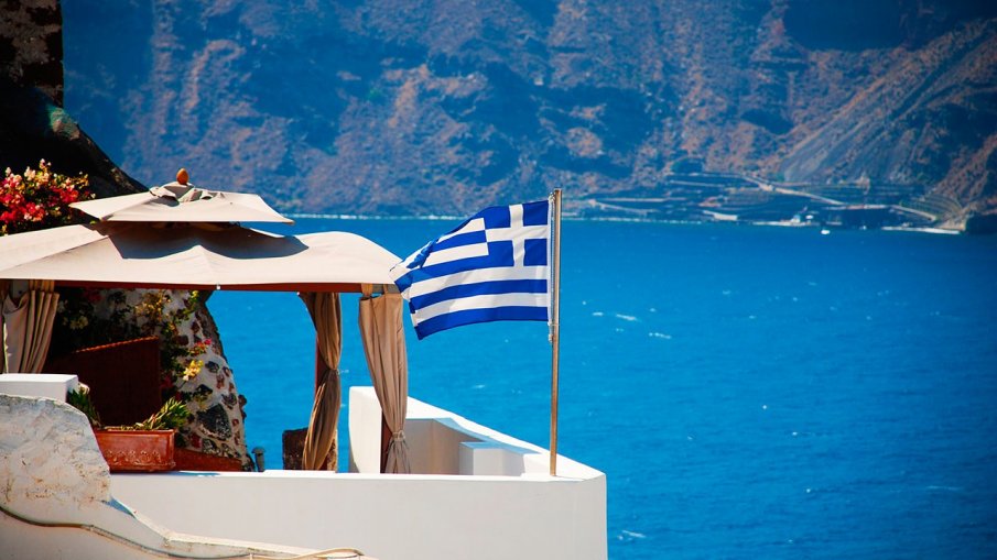 Какви стимули предлагат на гърците, за да се ваксинират