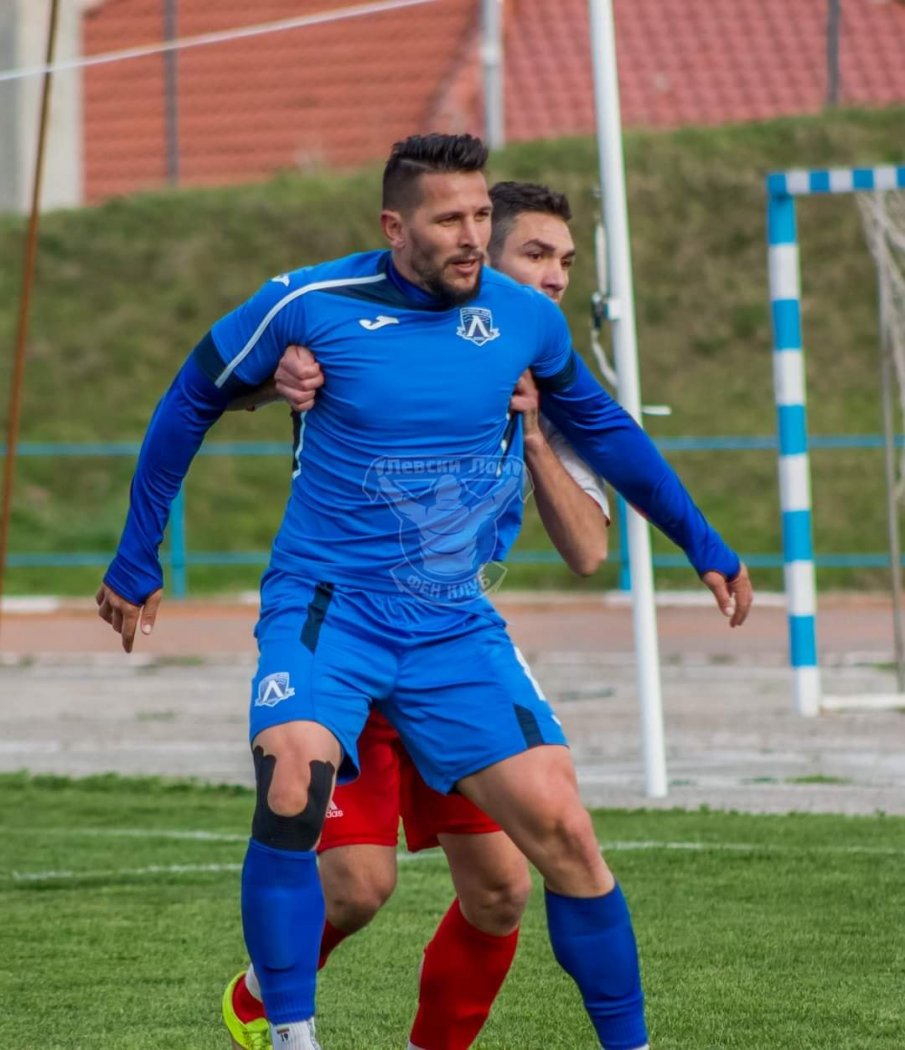 Сливнишки герой с трансферен удар - уредиха се с топстрелец на ЦСКА и Левски
