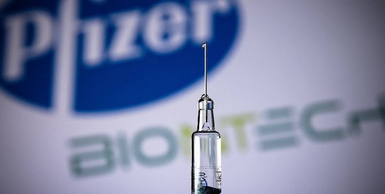 Испания договори още 3.4 млн. дози от ваксината на Пфайзер през август