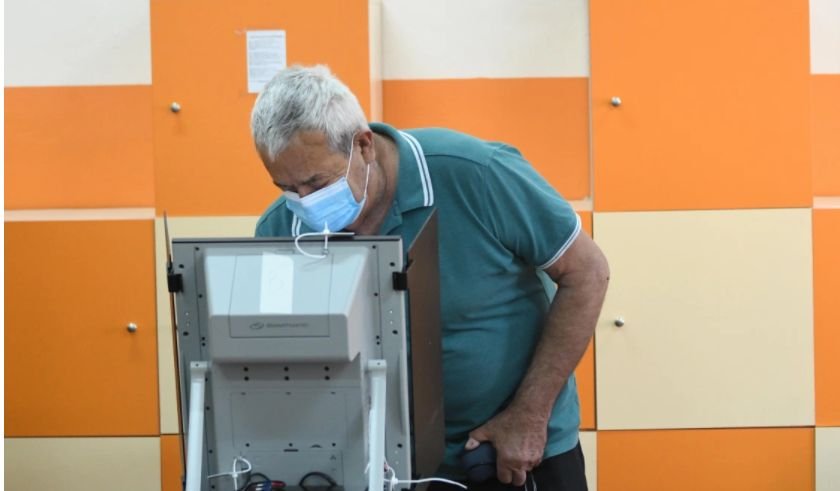 КУРИОЗ! Машина за гласуване в Костинброд принтира ценови разписки