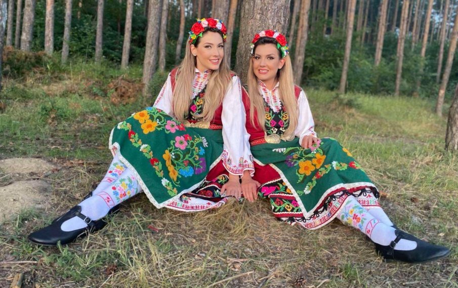 Сестри Диневи възпяха Еньовден (ВИДЕО)