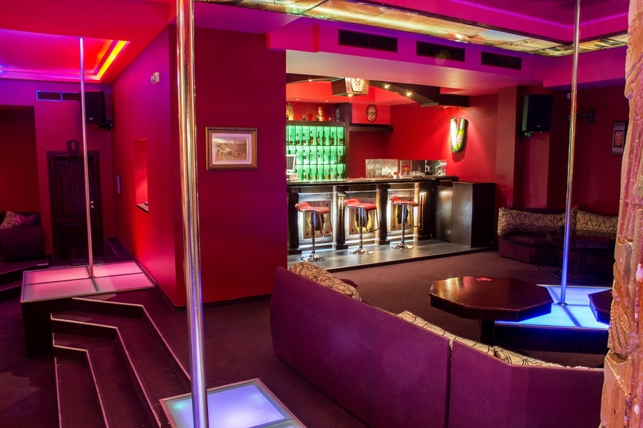 Хванаха в издънка най-оборотния еротичен бар в Пловдив