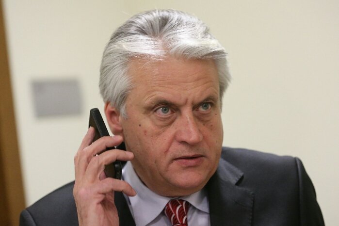 СТАВА НАПЕЧЕНО: ГЕРБ вика Бойко Рашков в парламента заради твърденията за незаконни подслушвания