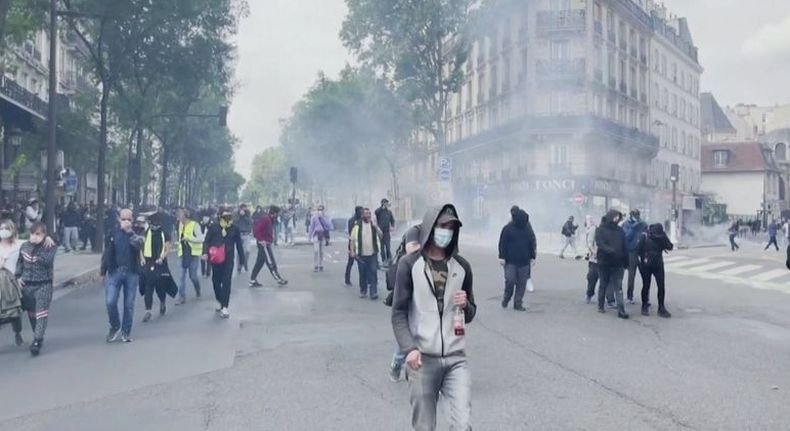 Протести във Франция срещу „здравния пропуск“