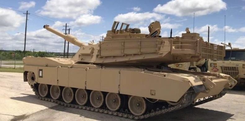 Великобритания обмисля изпращането на танкове на Украйна