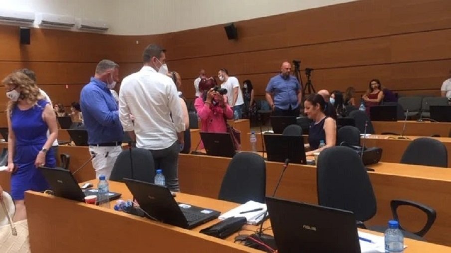 ОТ ПОСЛЕДНИТЕ МИНУТИ: РЗИ нахлу в Общинския съвет в Пловдив – глобява наред (СНИМКИ)