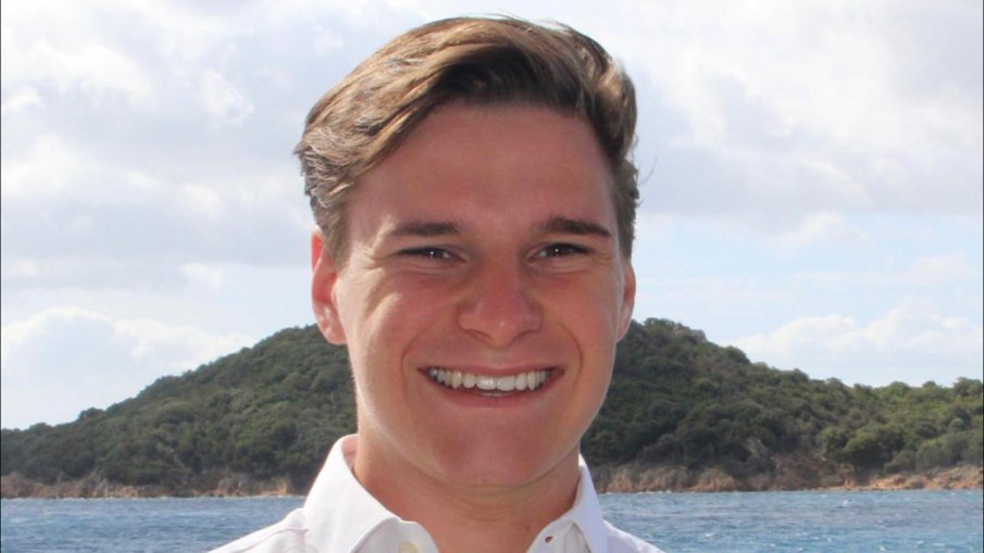 18-годишен е най-новия пасажер в космическия кораб на Безос