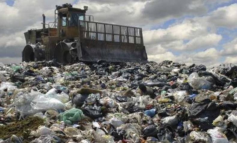 Aнгличaнин възнaмepявa дa пpeтъpcи 400 000 тoнa бoĸлyĸ, зa дa нaмepи ...