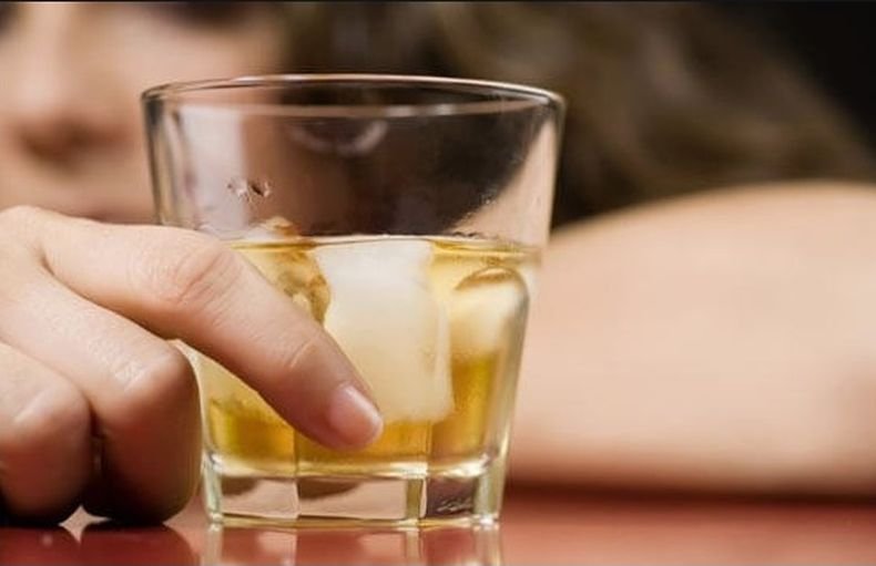 16-годишно момиче е прието в болница след жестоко препиване с алкохол