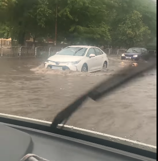 Асеновград е под вода след пороите