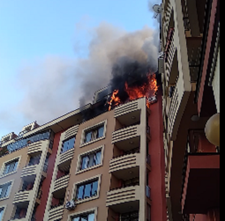 Пламна пожар в столичния квартал „Дружба 2“