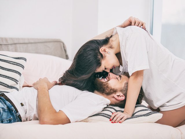 ТЪНКА ЧЕРВЕНА ЛИНИЯ: Правилата за връзките, които щастливите двойки нарушават