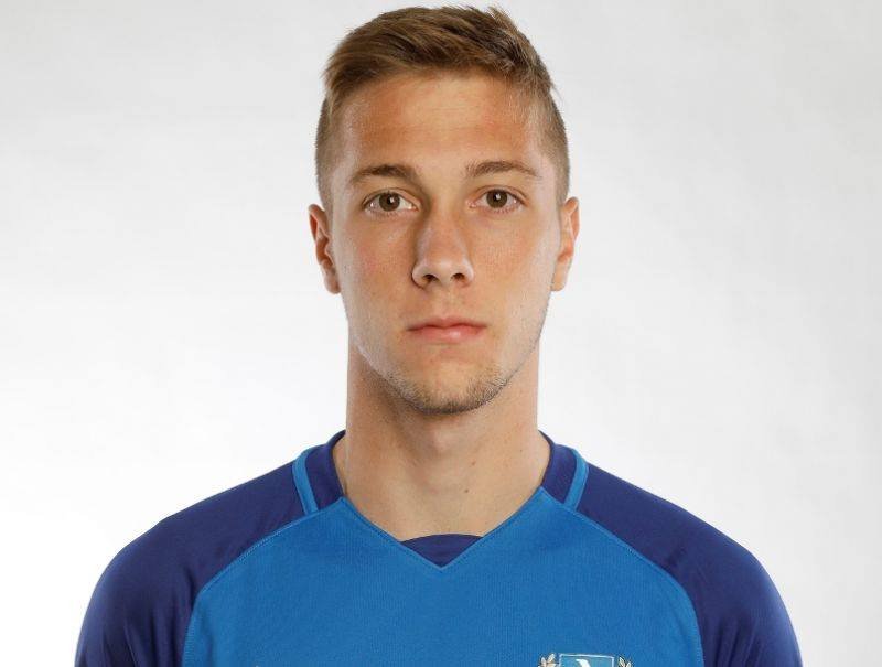 НОРМАЛНО: Левски разкарва юноша заради чужденец