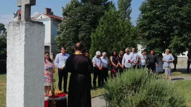 Карловци почетоха жертвите на Страшното: Турските орди избиват 800 жители през 1877-а