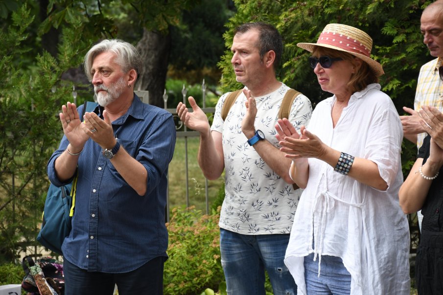 Изпратиха с аплодисменти актрисата Венета Зюмбюлева (СНИМКИ)