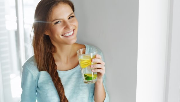 5 доказани ползи за организма от водата с лимон