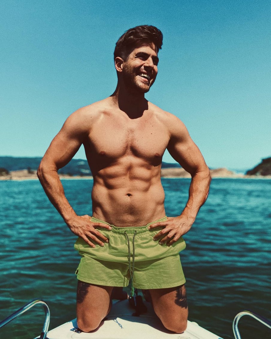 Голият Аръков подмокри Кобилкина (СНИМКА)