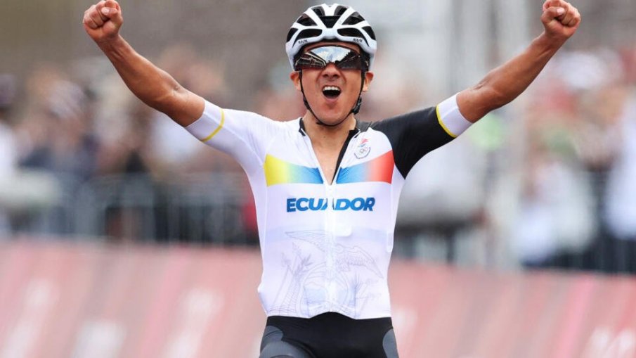 Ричард Карапас спечели злато за Еквадор в колоезденето на шосе