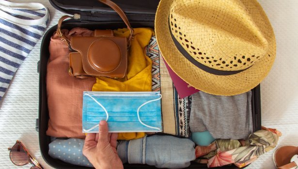 САМО ЗА ДАМИ: 14 неща, които трябва да сложите в куфара, ако тръгнете на почивка