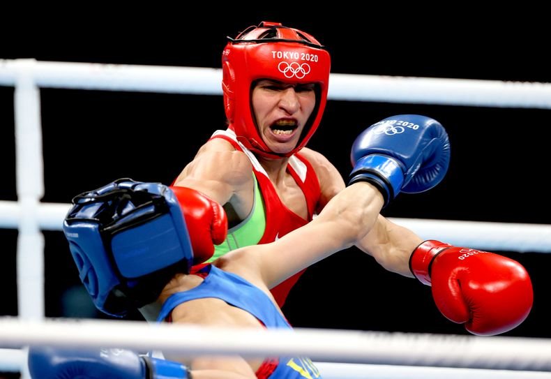 Успешен старт за Стойка Кръстева в боксовия турнир в Токио (СНИМКИ)