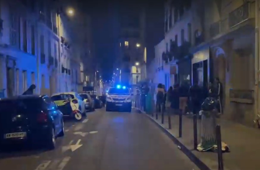 Кола се вряза в заведение в Париж - има загинал и ранени, шофьорът избяга (ВИДЕО)