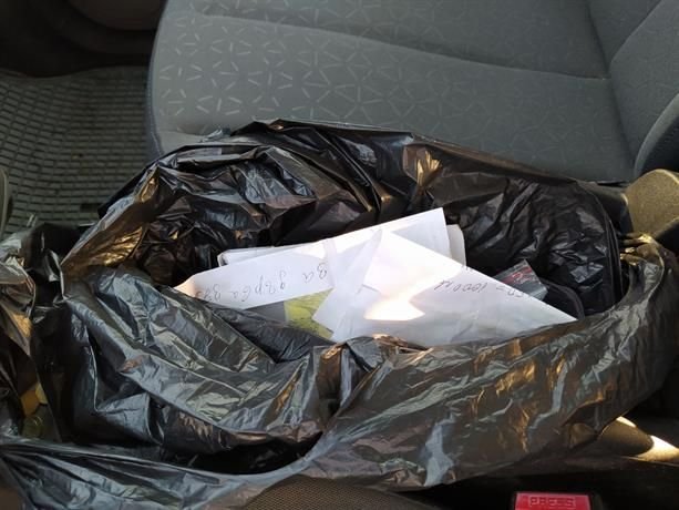 Трима извършители на измами и техен помагач са задържани (СНИМКИ)