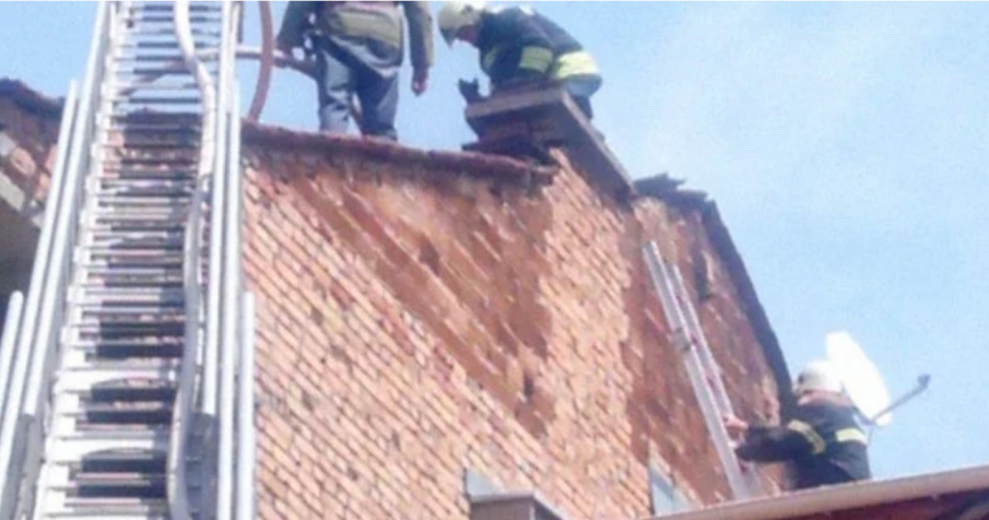 ОТ ПОСЛЕДНИТЕ МИНУТИ: Газов бойлер подпали къща в центъра на Пловдив