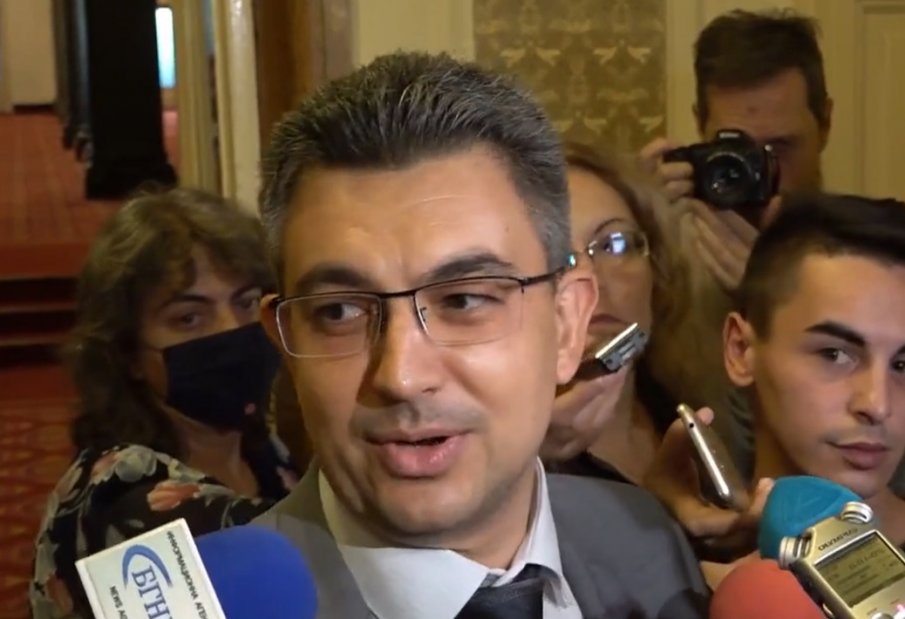 ГОРЕЩО В ПИК TV: Кандидат-премиерът на Слави мълчи за вицепремиерите си: Търсим подкрепа