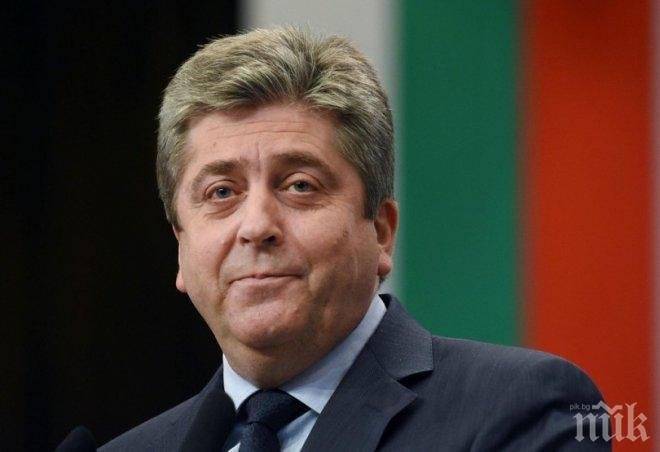 САМО В ПИК И РЕТРО: Първанов се подложи на операция (СНИМКИ)