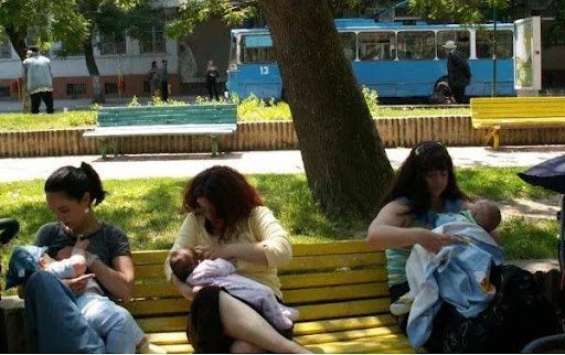 Цяла седмица ще кърмят на открито в Търново