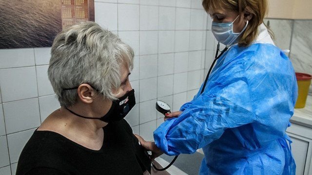 Организират безплатни прегледи за учители, прекарали COVID-19