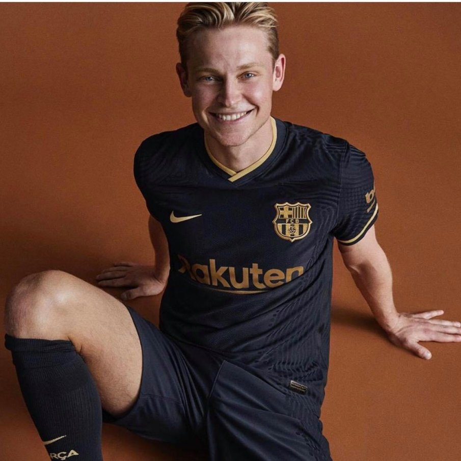 ВЪПРЕКИ КРИЗАТА: Барса се готви за требъл