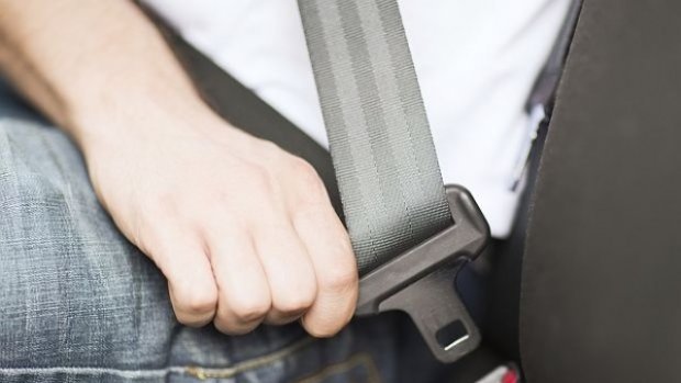 Нова тол-функция засича шофирането без колан