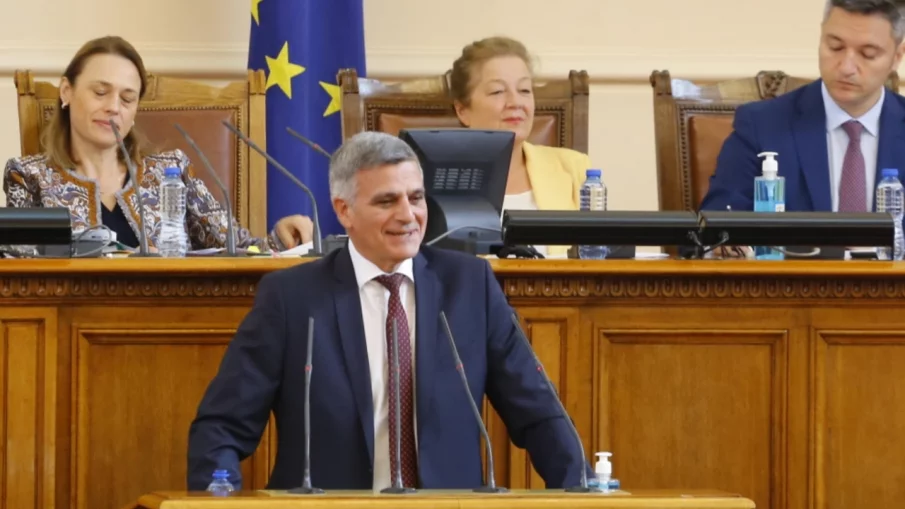 ИЗВЪНРЕДНО В ПИК TV! Стефан Янев се отчете пред депутатите - представи допълнителните мерки за охрана на границите, иска повече правомощия за МВР (ОБНОВЕНА)