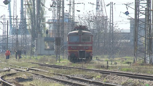 Аварирала товарна композиция блокира бързия влак София-Варна за над 5 часа