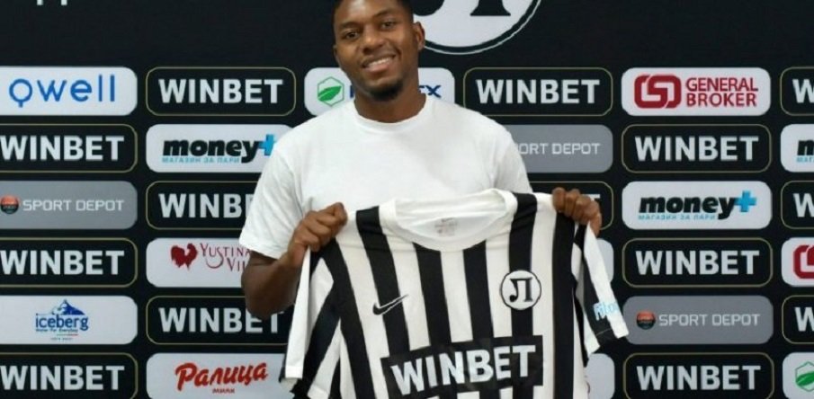 Локо (Пд) продължава с трансферите – подсили се с юноша на Аякс