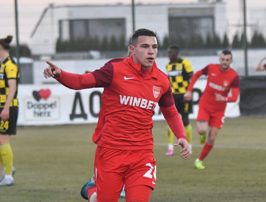 Наско Сираков се прицели в звезда на Септември