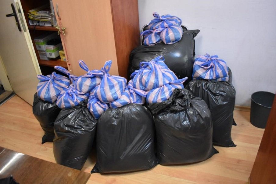 100 килограма нелегален тютюн откриха полицаи в Сливен