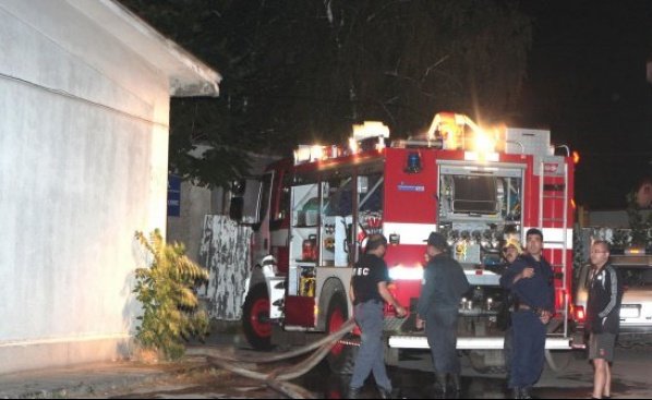 Трима осмокласници подпалиха физкултурен салон