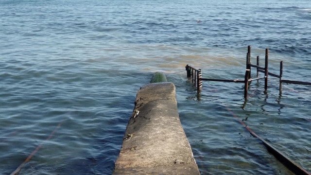 Екоинспекцията в Бургас сезира прокуратурата за фекалните води край Синеморец