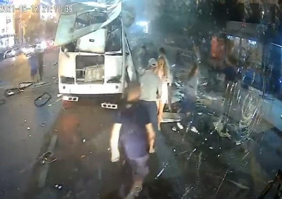 Най-малко един загинал и 15 ранени след експлозия в автобус в Русия (ВИДЕО)